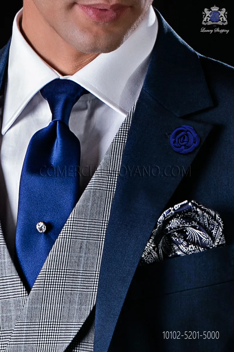 Corbata de raso azul noche