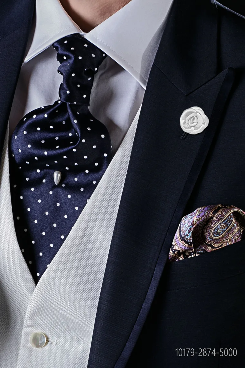 Cravattone in seta blu con pois bianchi