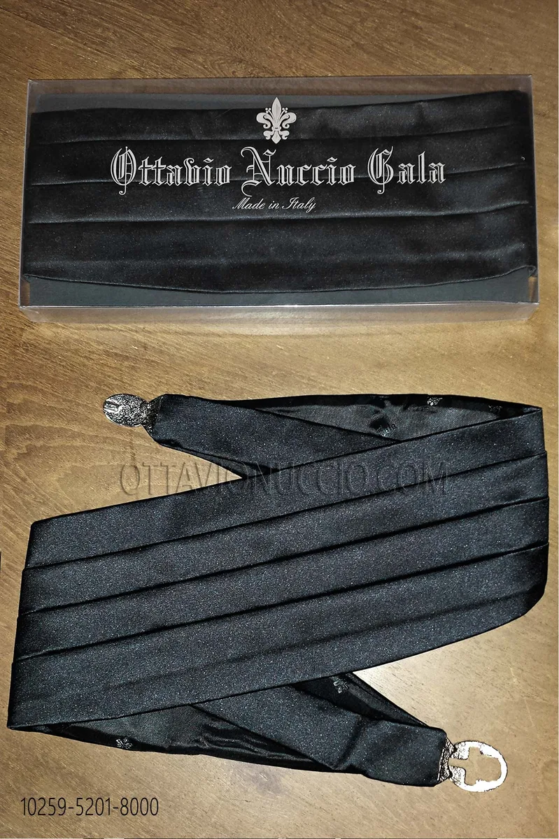 Fascia 4 pieghe in raso nero