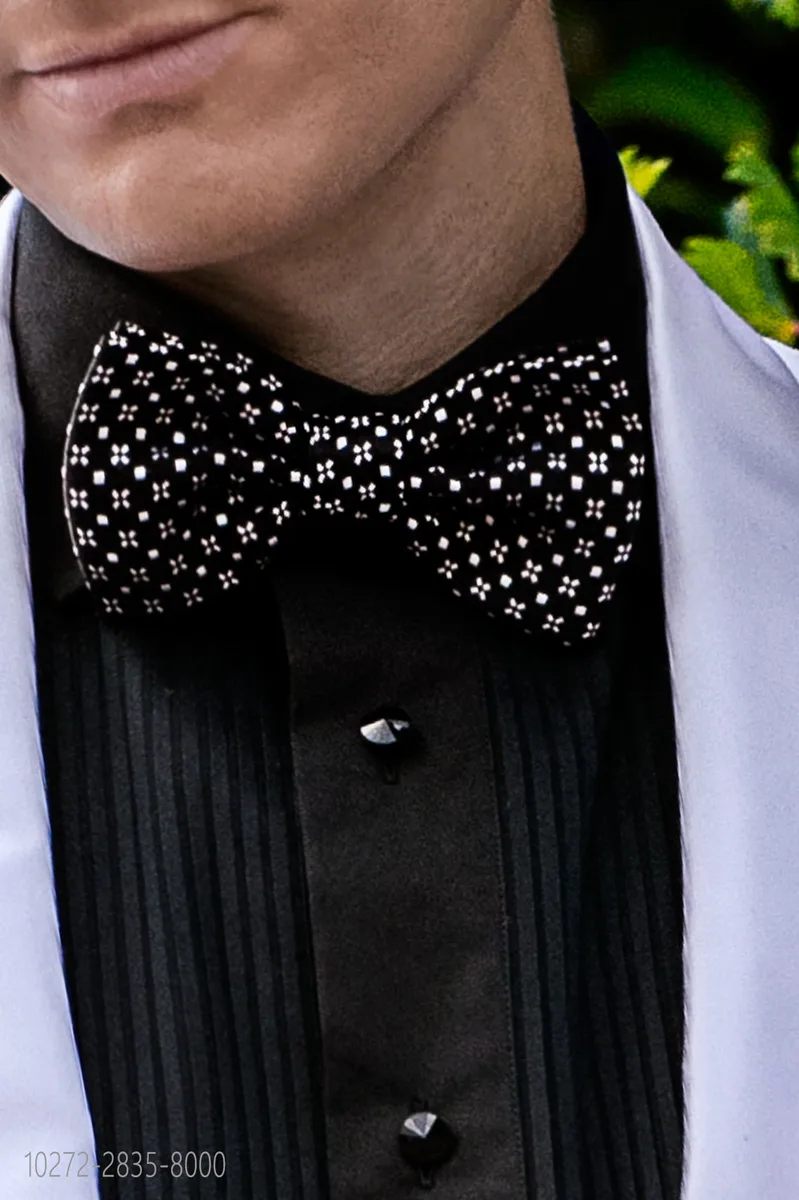 Knotted bow tie in black pure silk with patterns