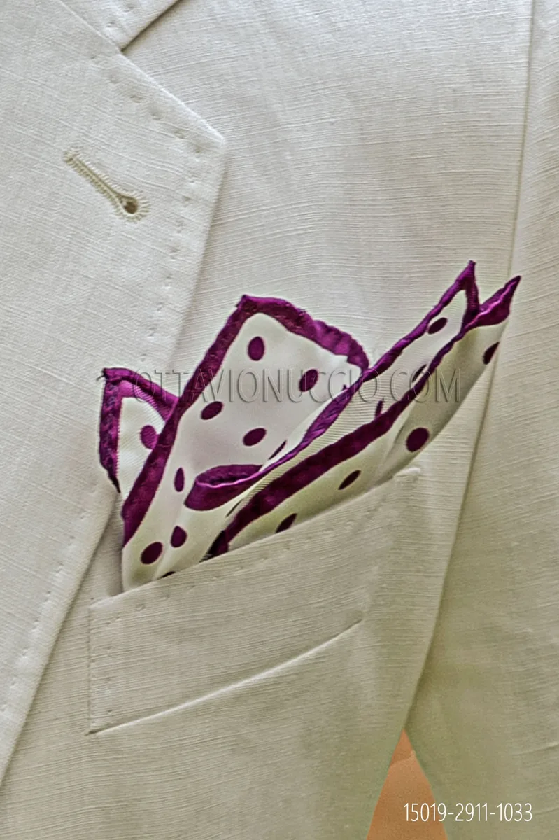 Handkerchief in twill silk with purple polka dots