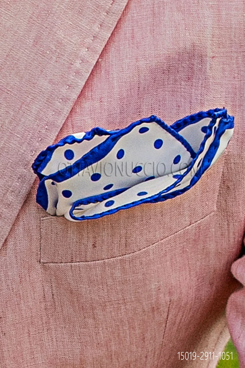 Pañuelo de pura seda con lunares azules