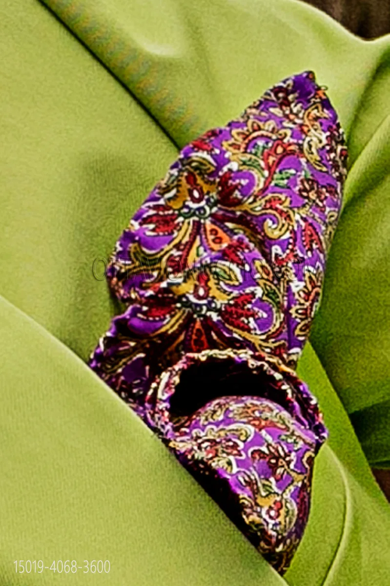 Einstecktuch aus reiner Seide mit Blumendruck in Violett