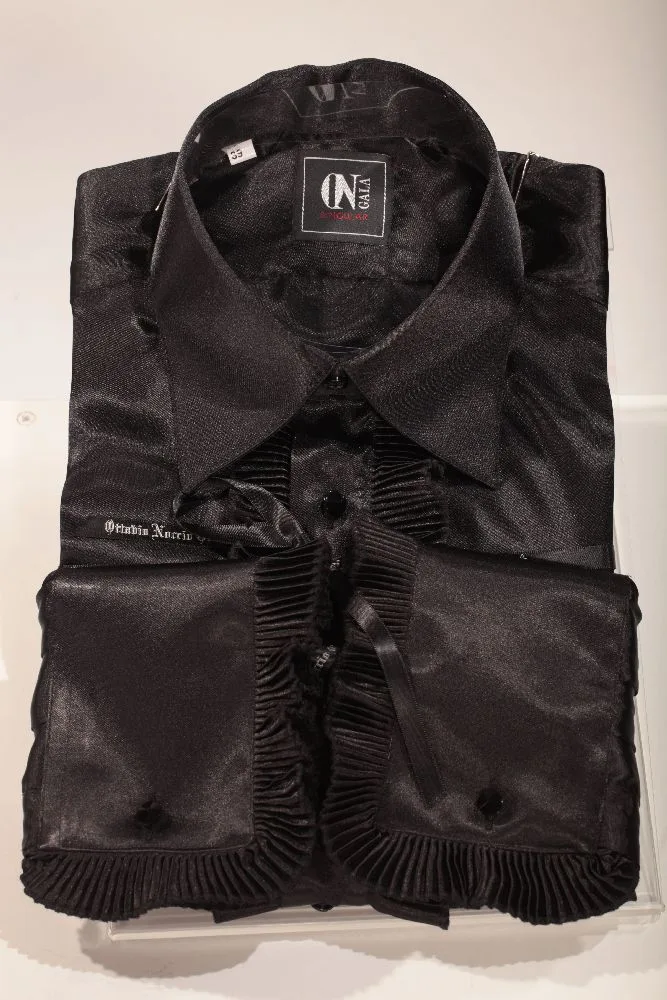 Camicia in raso nero con plissé