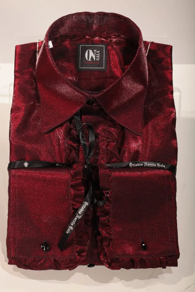 Camicia in lurex rosso con volant