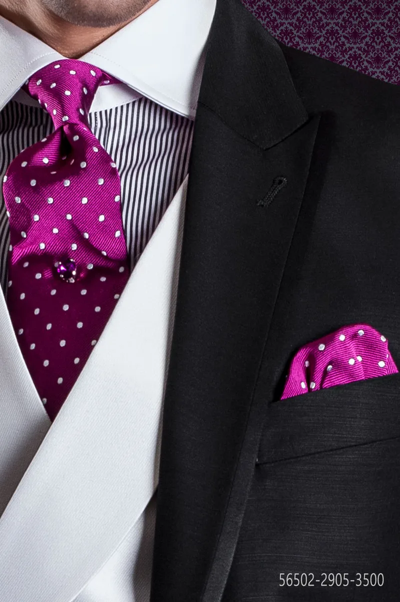 Corbata y pañuelo en seda fucsia con topos blancos