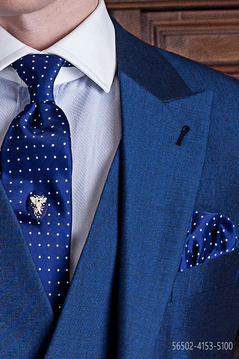 Corbata azul royal con topos blancos con pañuelo