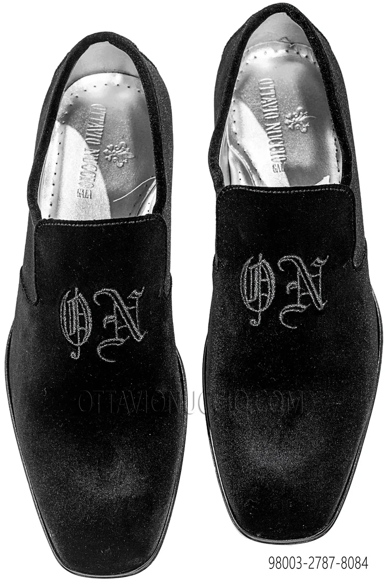 Black velvet slipper with black-silver embroidery