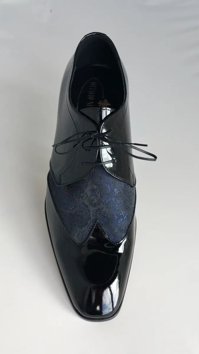 Two-tone lace-up shoe in black-blue damask