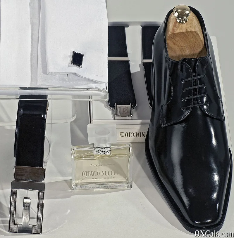 Zapato de cordones de piel cepillada negra