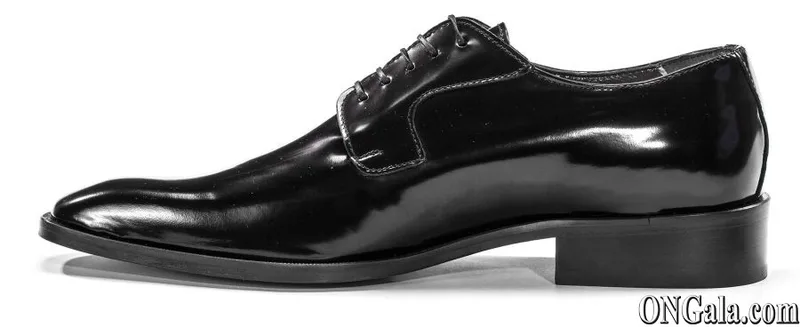 Zapato de cordones de piel cepillada negra