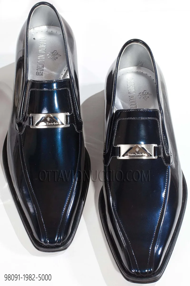 Zapato en charol azul