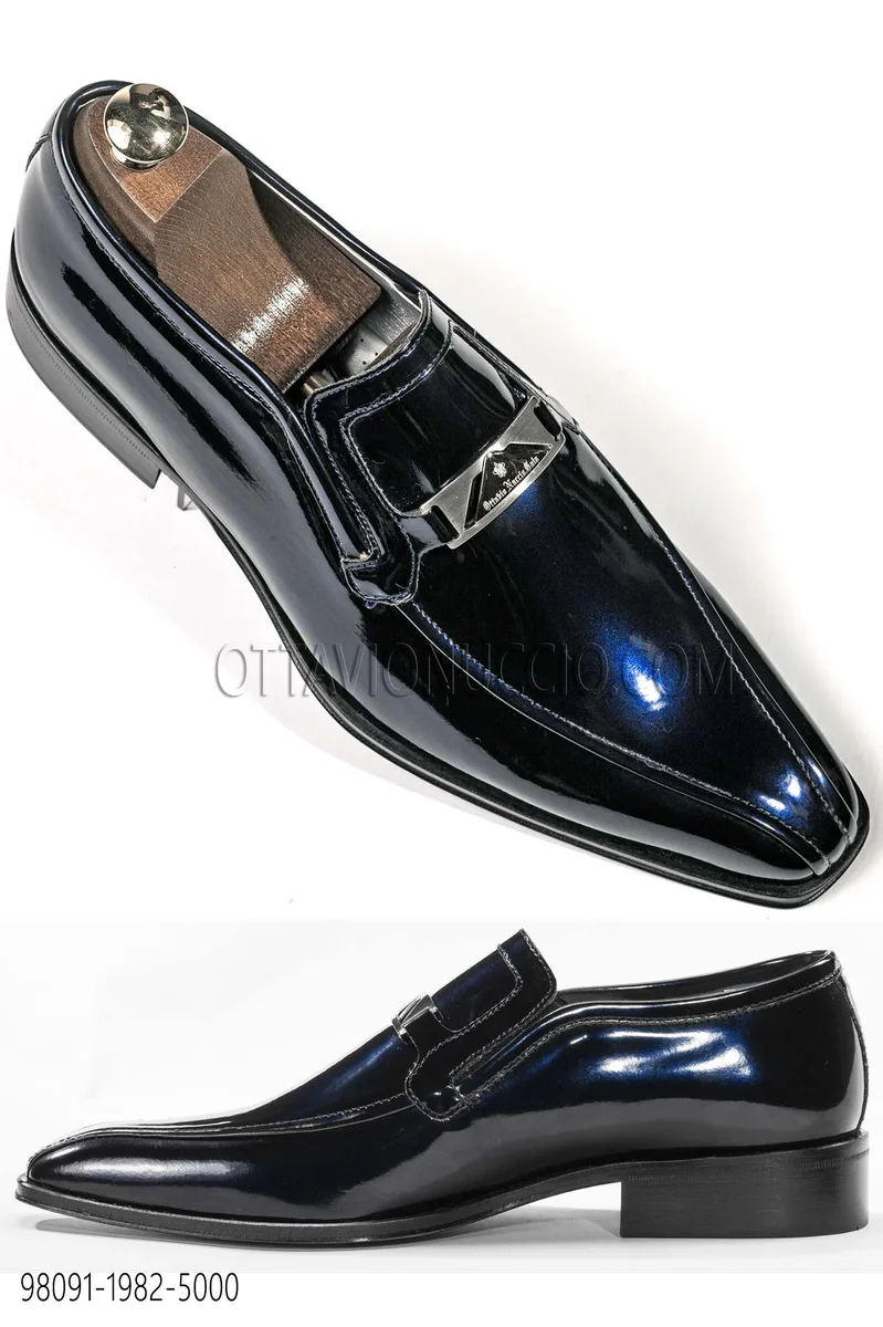 Zapato en charol azul