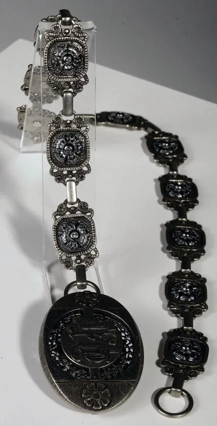 Metallgürtel mit Schnalle im Gunmetal-Grau-Finish
