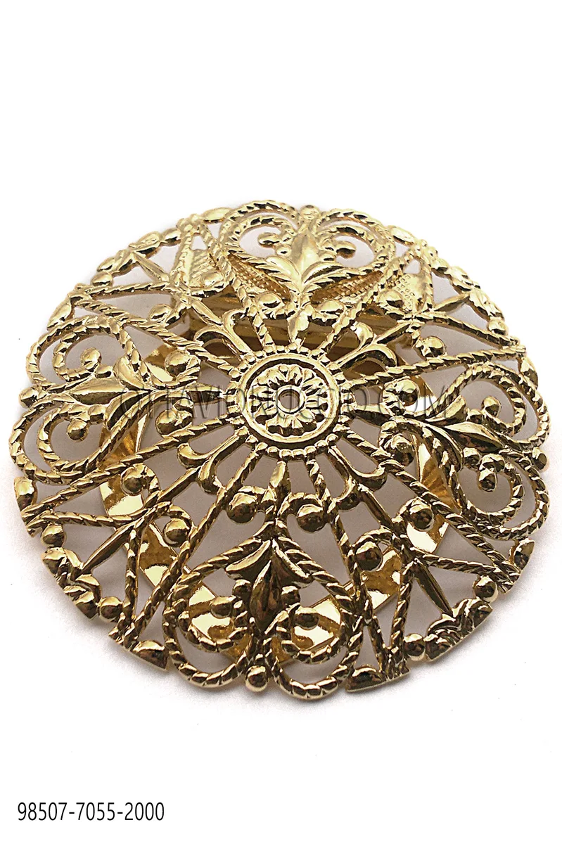 Krawattenschmuck in Goldfarbe