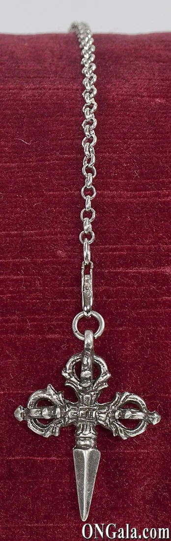 Kettchen mit Schwertanhänger in Silber