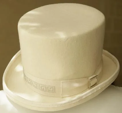Cilindro in feltro bianco e strass su gros grain