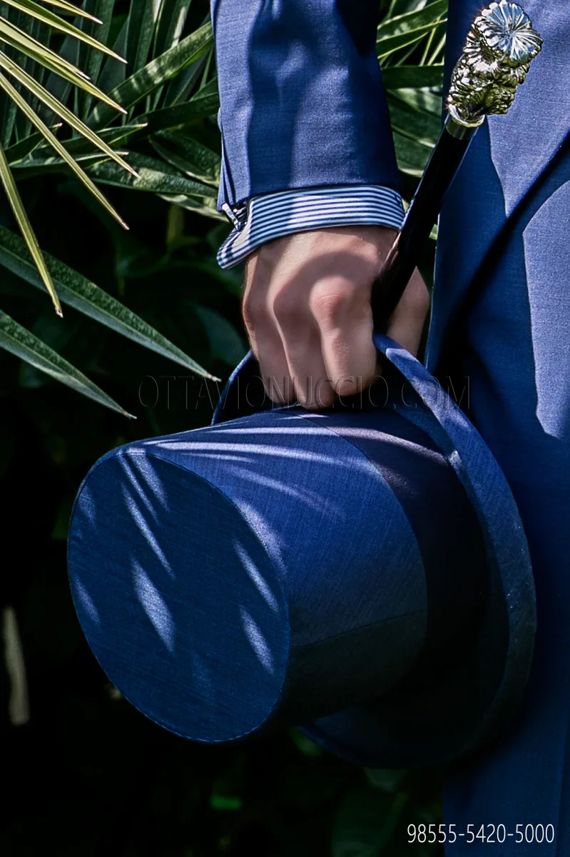 Zylinder aus royalblauer Kammgarnwolle