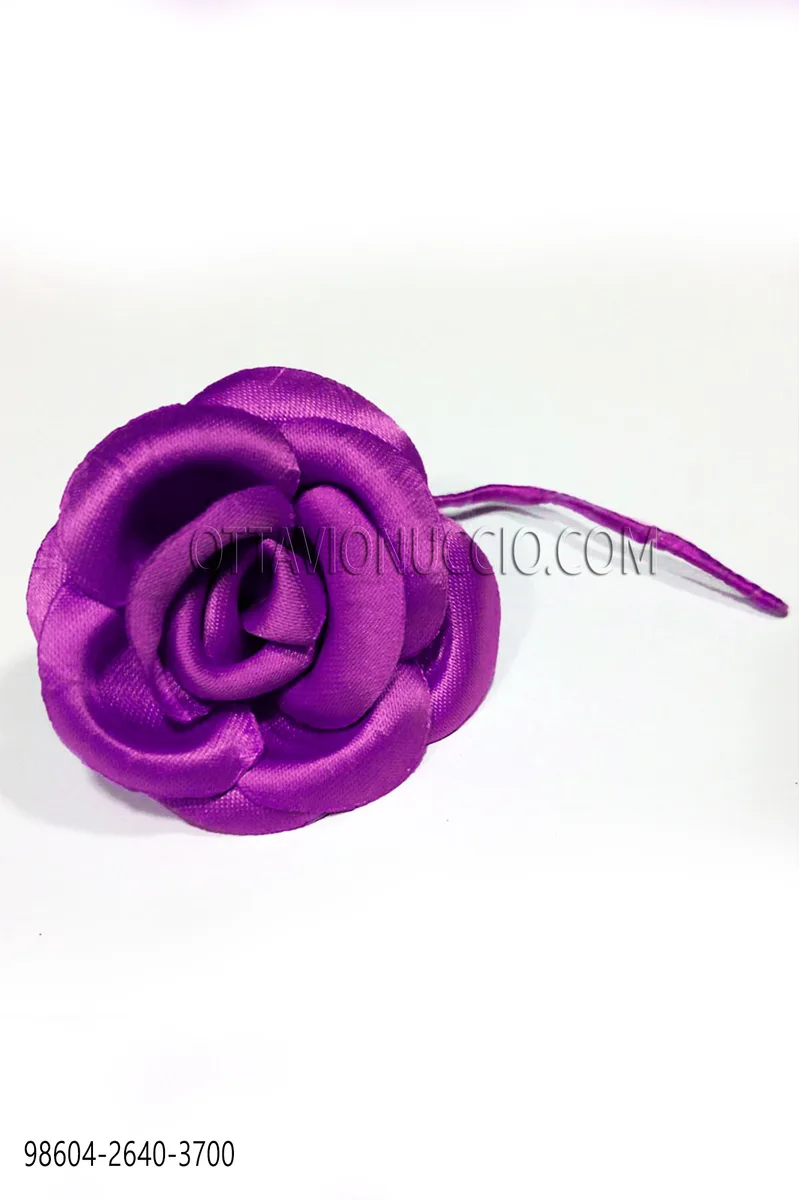 Flor en raso morado