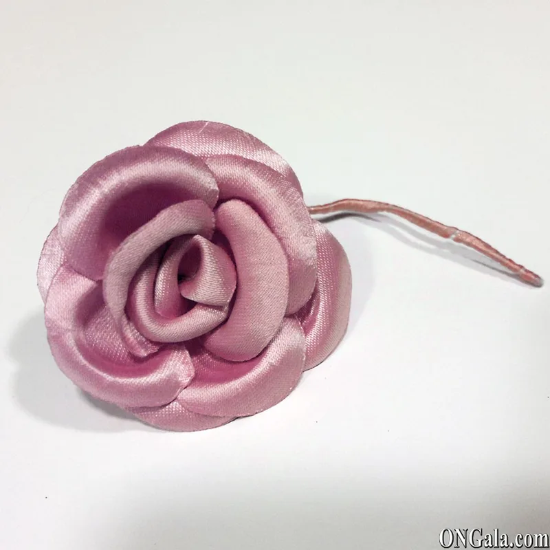Fiore in raso rosa