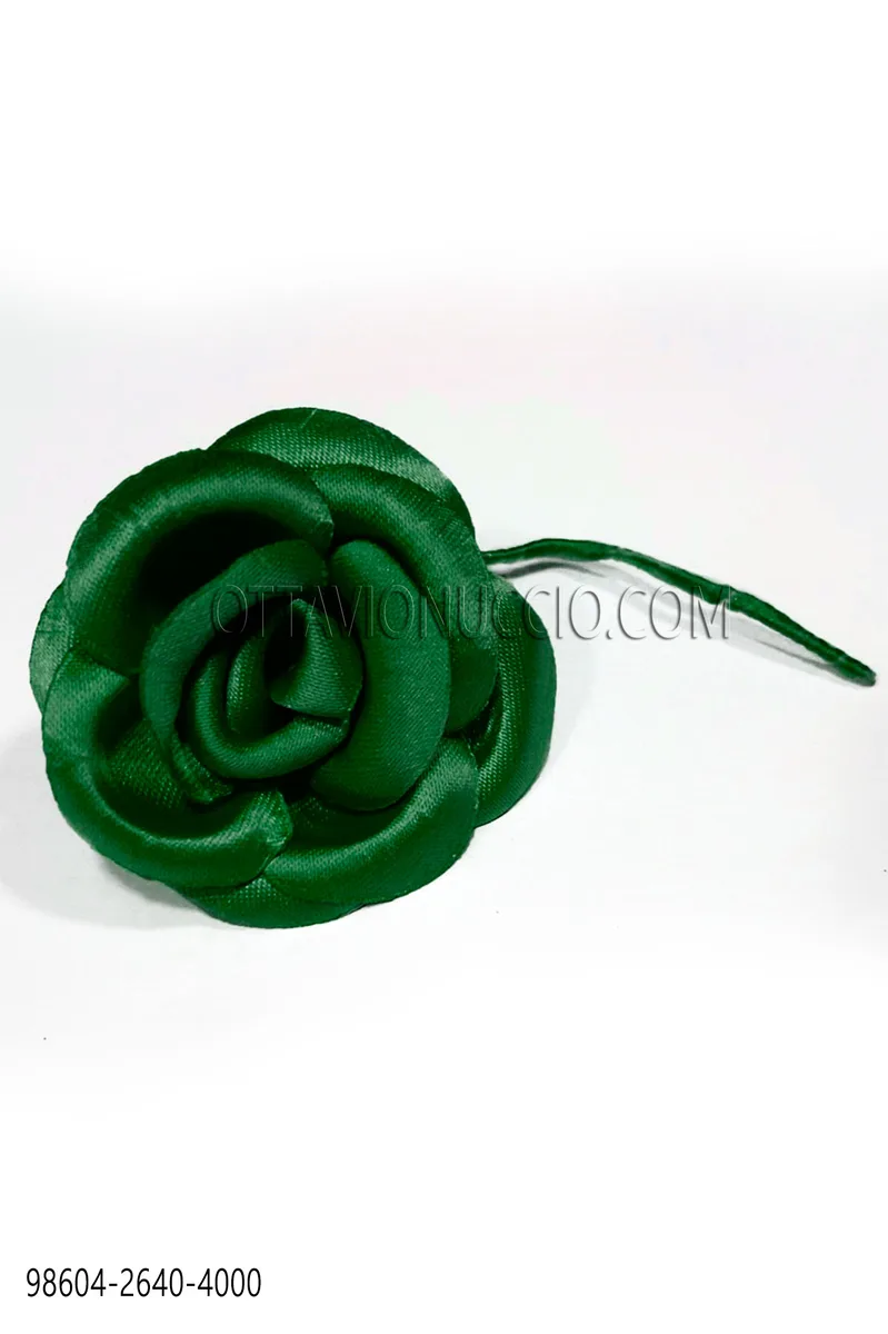 Flor en raso verde