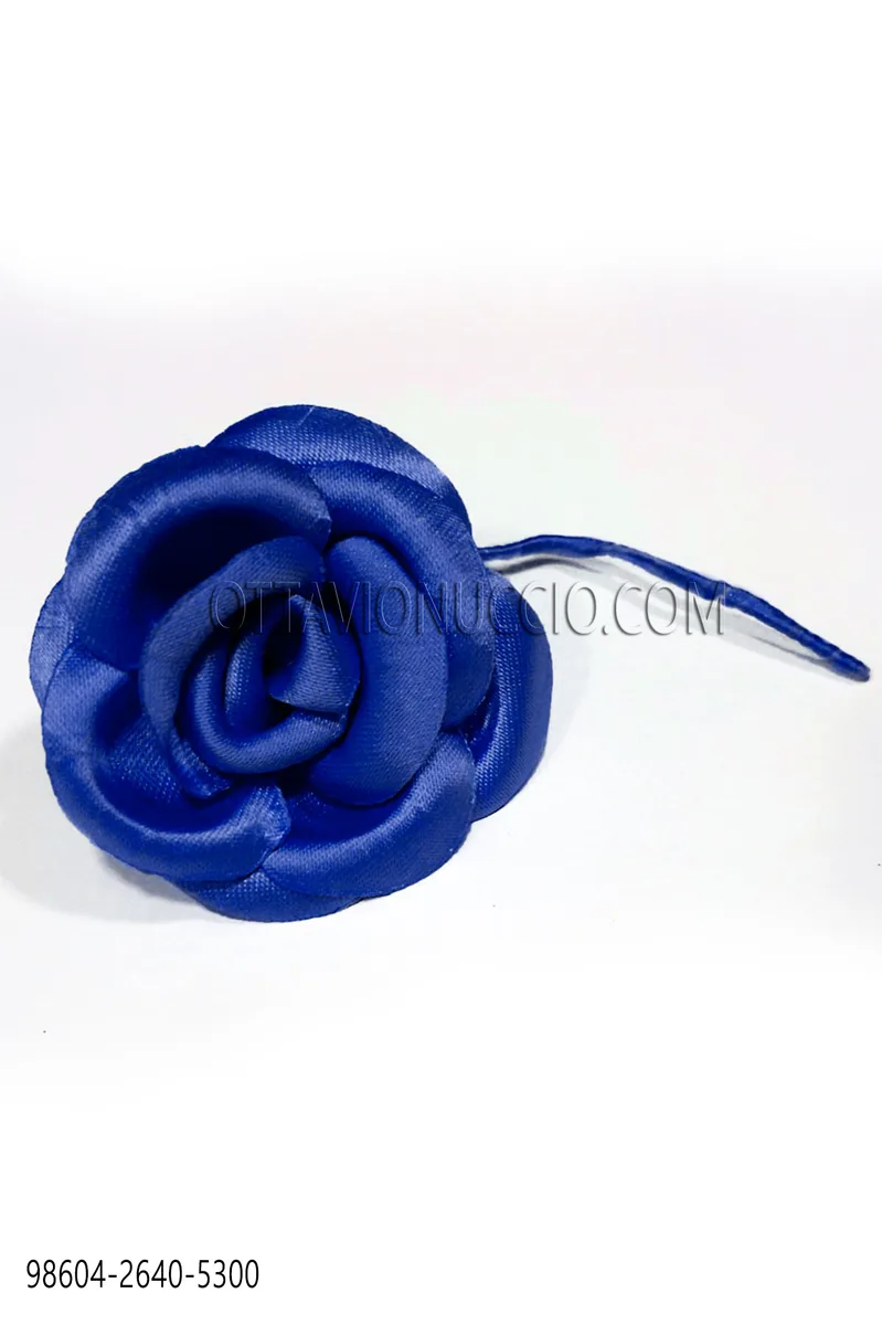 Royalblaue Ansteckblume aus Satin