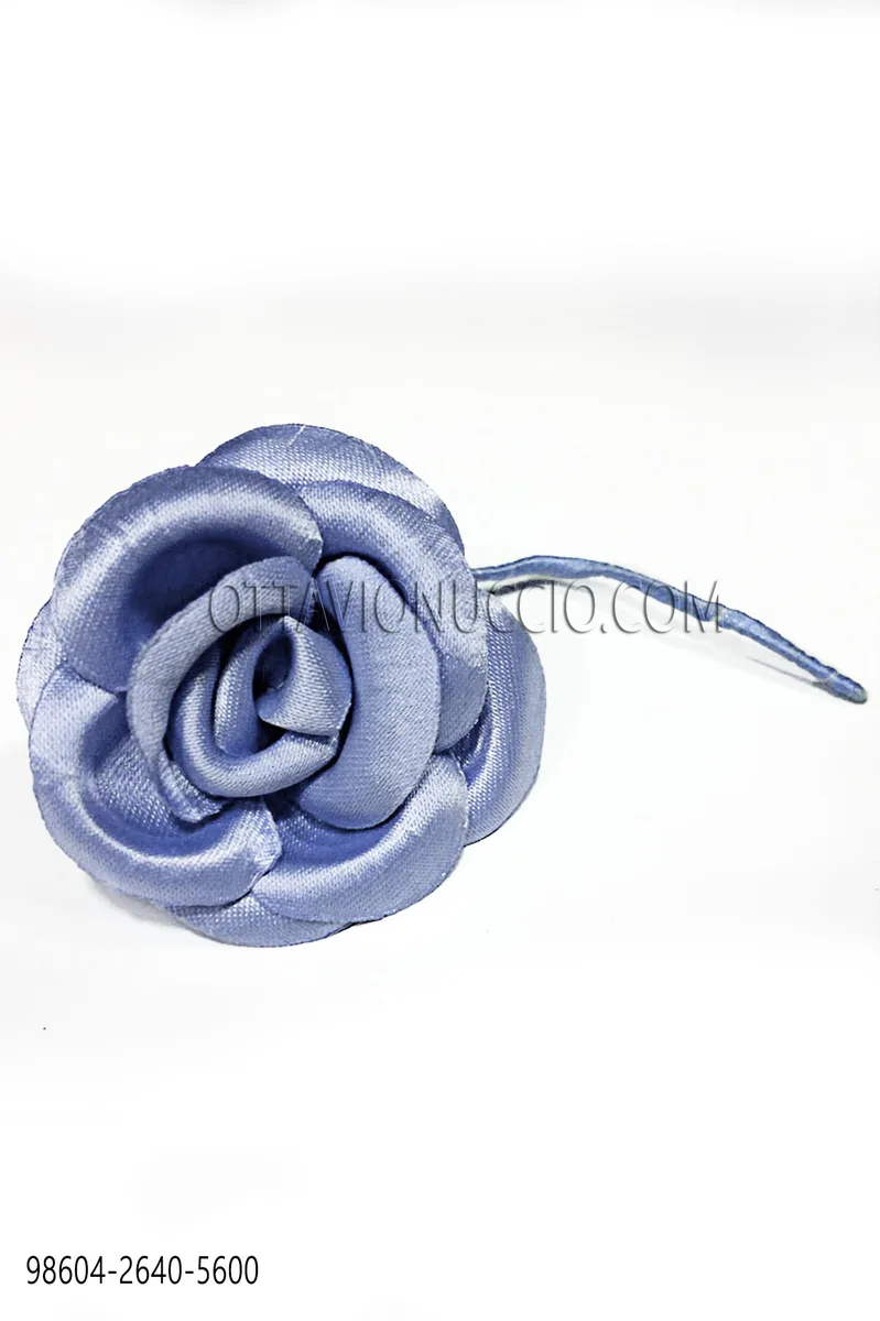 Fiore in raso azzurro