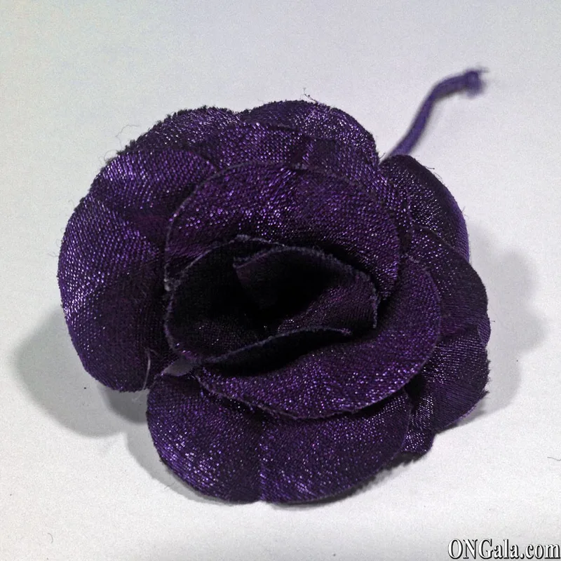 Ansteckblume, violett, aus Lurex
