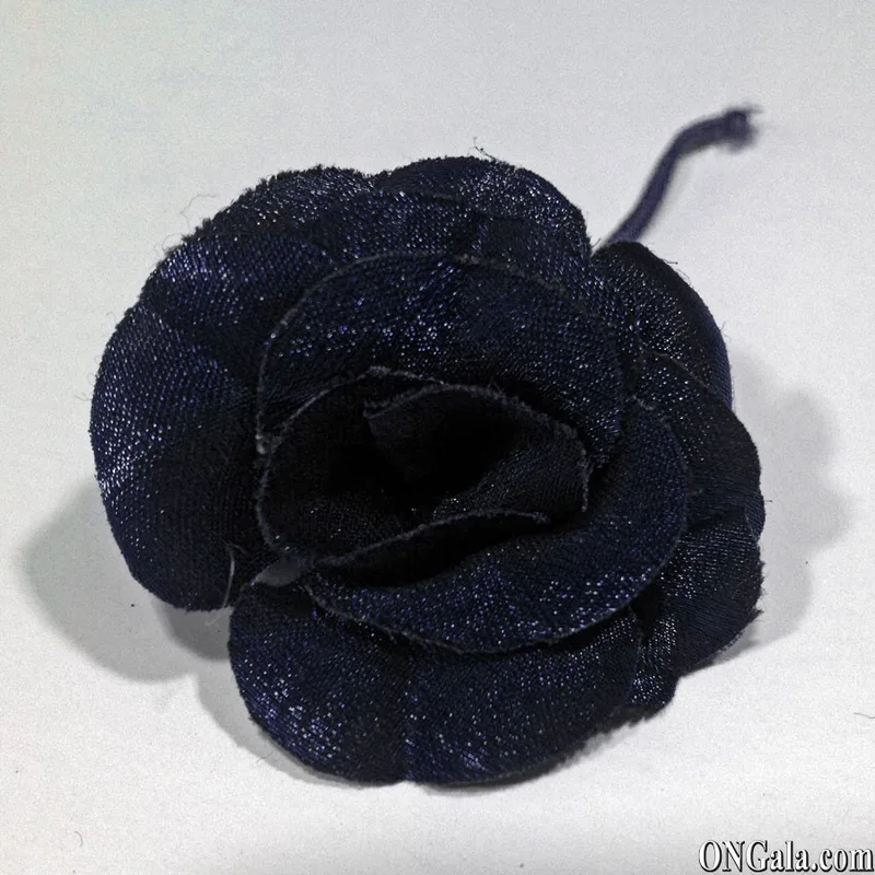 Blaue Ansteckblume aus Lurex