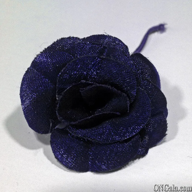 Ansteckblume, tintenblau, aus Lurex