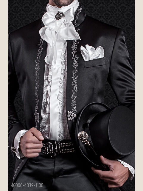 Camicia bianca ricamata con volant