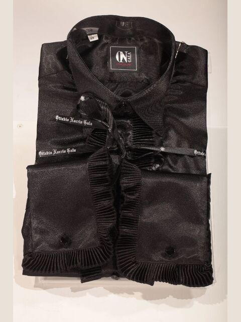 Camicia collo gala nera in raso con plissé