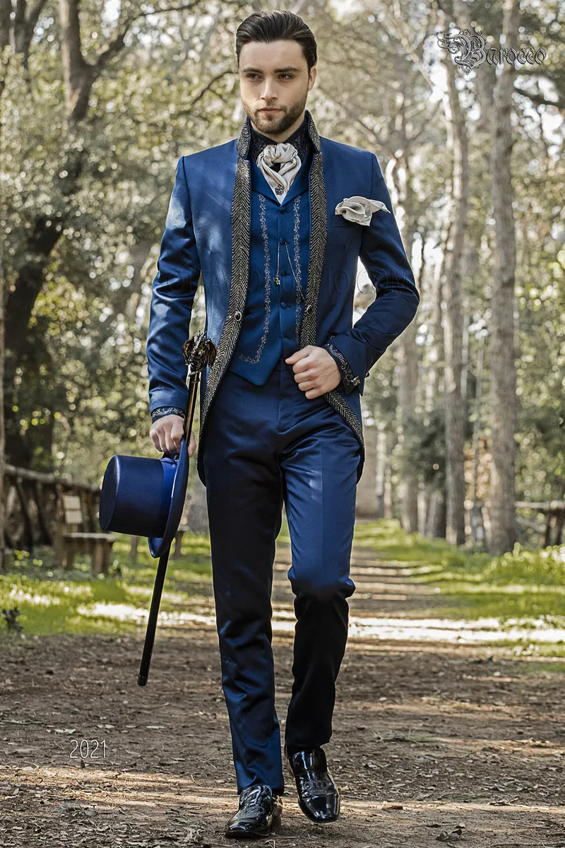 Abito stile barocco raso blu con passamanerie cristallo fumé 1