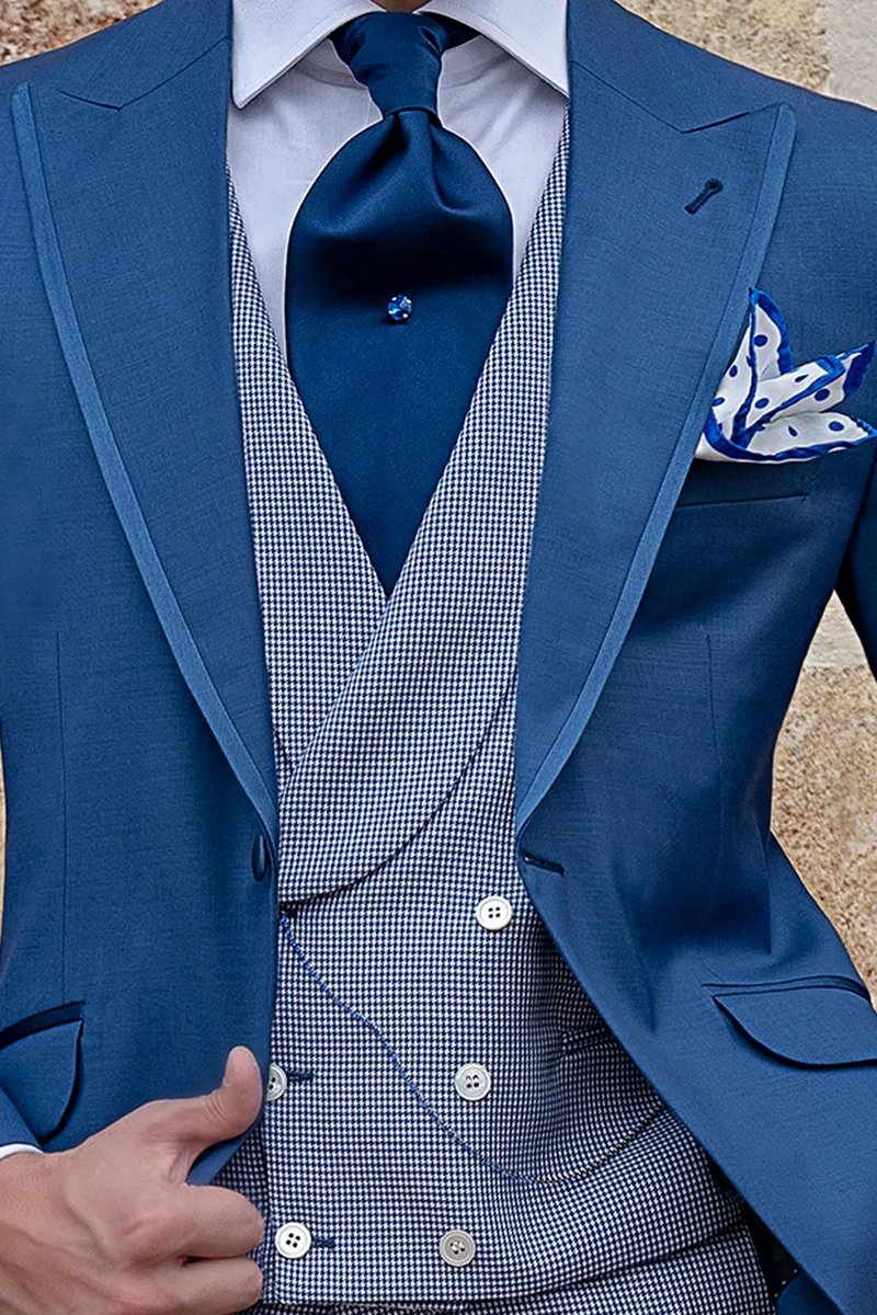 Abito sposo uomo giacca blu royal, gilet e pantalone pied de poule 3