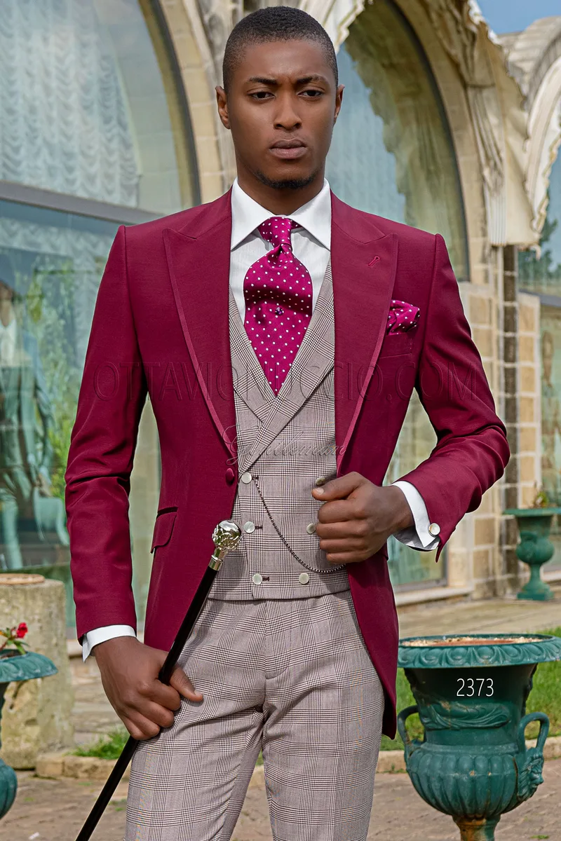 Abito sposo demi-tight moderno fucsia, gilet e pantaloni principe di Galles 1