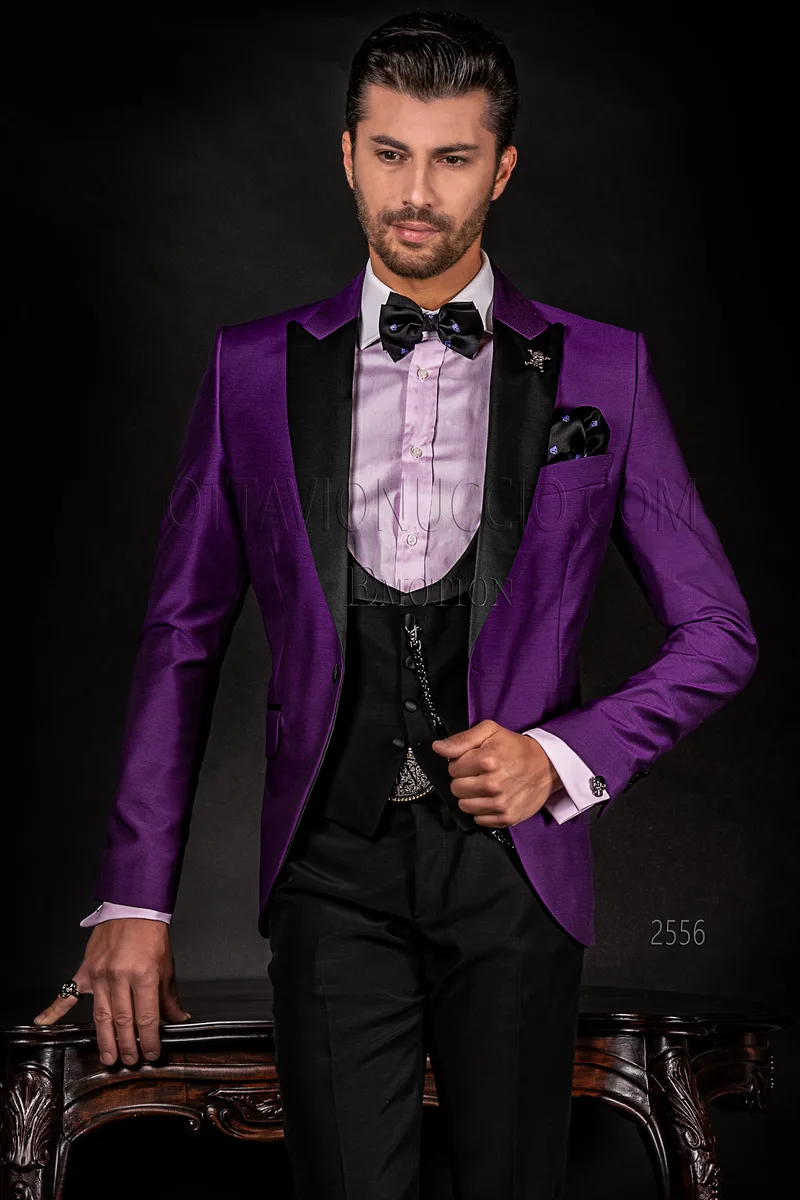 Abito smoking moderno da uomo viola e nero, pantaloni e gilet nero 1