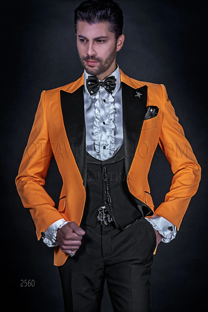 Abito smoking moderno da uomo in piqué arancio e rever raso nero 1