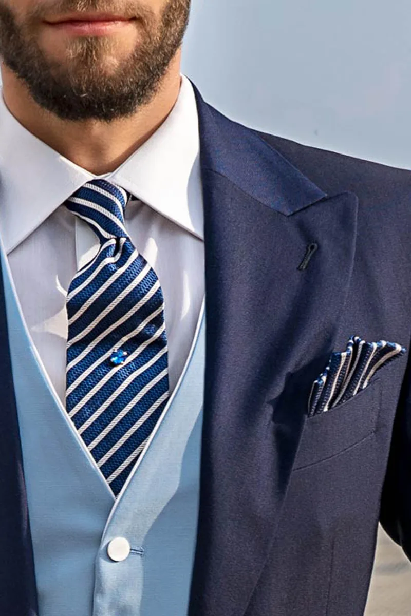 Abito cerimonia sposo blu, gilet 5 bottoni celeste 3