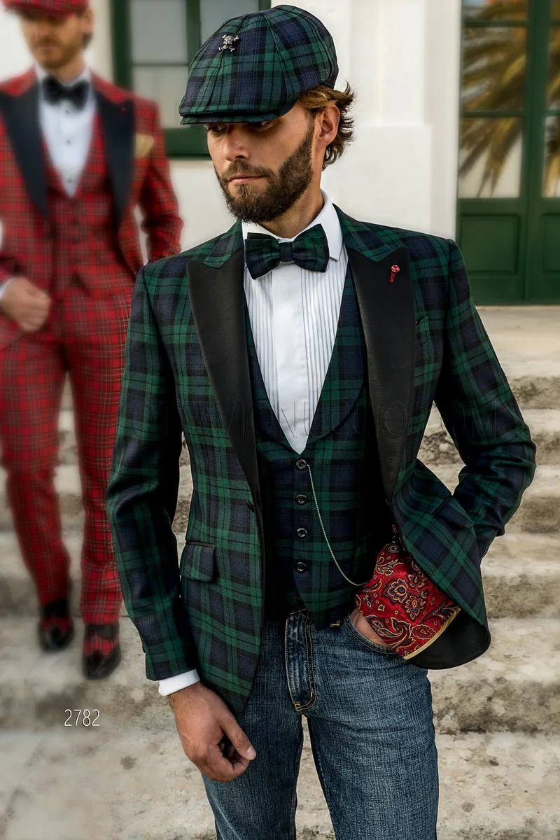 Smoking stile inglese, giacca e gilet in tartan verde 1