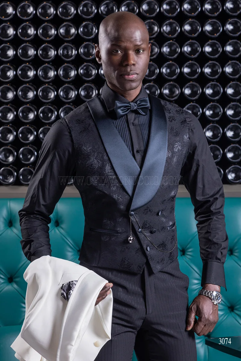 Smoking sciallato bianco, pantalone e gilet neri – Mezzobusto