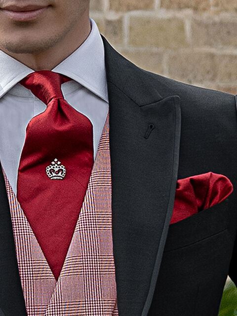 Cravatta e fazzoletto in shantung di seta rosso