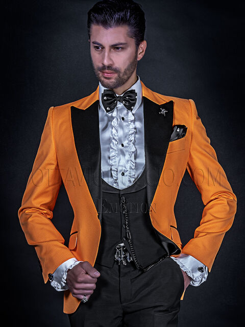 Abito smoking moderno da uomo in piqué arancio e rever raso nero