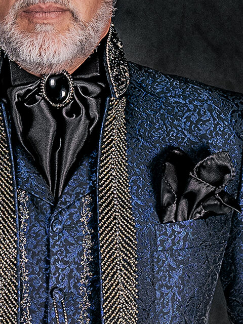 Plastron annodato e fazzoletto in raso nero