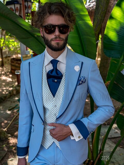 Abito cerimonia uomo celeste contrasti blu e gilet ricamato