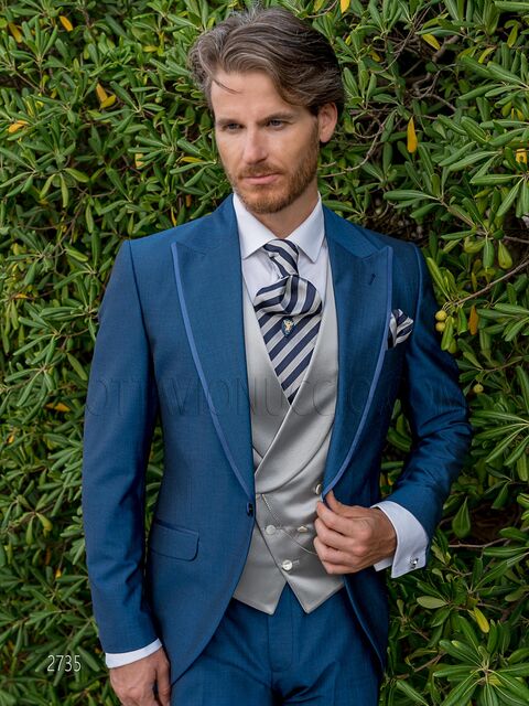 Vestito da cerimonia uomo elegante blu royal con gilet asimmetrico grigio perla