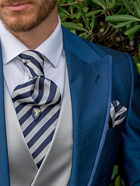 Cravattone e fazzoletto in seta regimental blu e grigio
