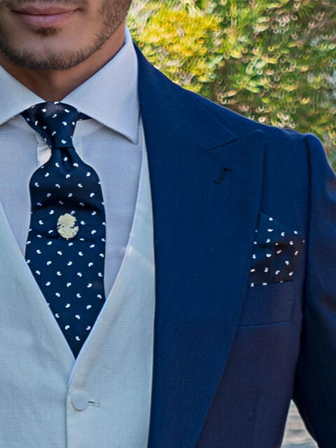 Cravatta e fazzoletto in seta blu